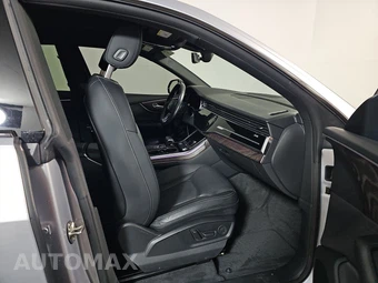 2019 Audi Q8 Premium Plus - miniatura 8