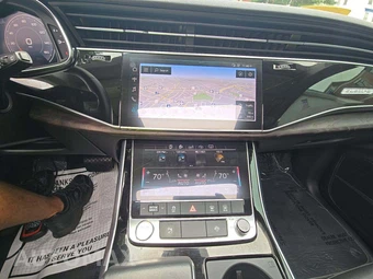 2019 Audi Q8 Premium Plus – miniatura 10