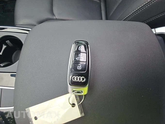 2019 Audi Q8 Premium Plus – miniatura 8