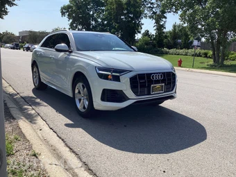 2019 Audi Q8 Premium - miniatura 3