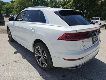 2019 Audi Q8 Premium – miniatura 2
