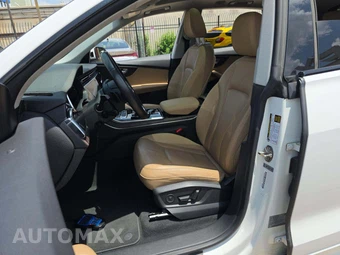 2019 Audi Q8 Premium - miniatura 3