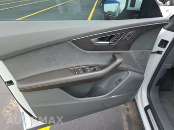 2019 Audi Q8 Prestige – miniatura 9