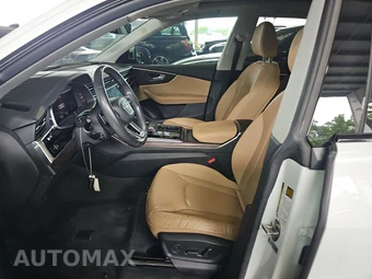 2019 Audi Q8 Prestige – miniatura 7
