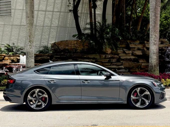 2019 Audi RS 5 Sportback Hatchback - miniatura 5