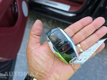 2019 Bentley Bentayga V8 - miniatura 8