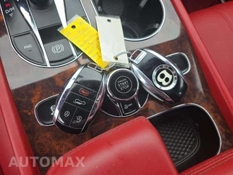 2019 Bentley Bentayga V8 - miniatura 8