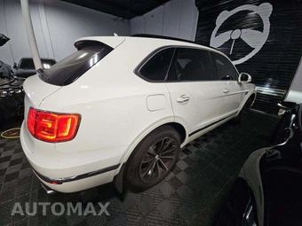 2019 Bentley Bentayga V8 - miniatura 3
