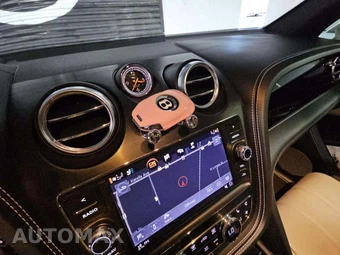 2019 Bentley Bentayga V8 - miniatura 8