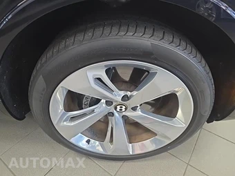 2019 Bentley Bentayga V8 - miniatura 9