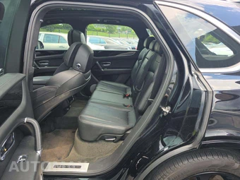 2019 Bentley Bentayga V8 - miniatura 13
