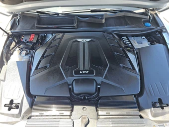 2019 Bentley Bentayga V8 - miniatura 15