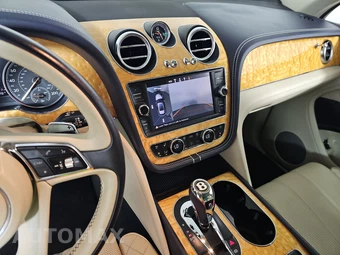 2019 Bentley Bentayga V8 - miniatura 11