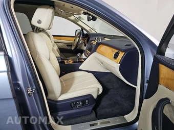 2019 Bentley Bentayga V8 - miniatura 8