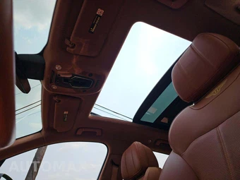 2019 Bentley Bentayga V8 - miniatura 11