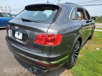 2019 Bentley Bentayga V8 - miniatura 3