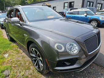 2019 Bentley Bentayga V8 - miniatura 4