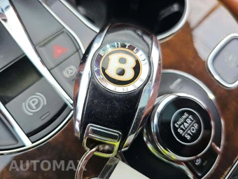 2019 Bentley Bentayga V8 - miniatura 8