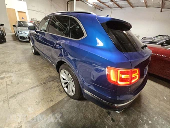 2019 Bentley Bentayga V8 - miniatura 2