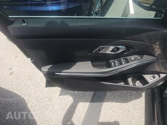 2019 BMW 3 Series Sedan 330i - miniatura 9