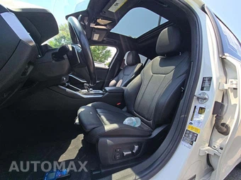 2019 BMW 3 Series Sedan 330i xDrive - miniatura 3