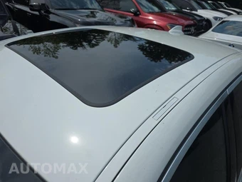 2019 BMW 3 Series Sedan 330i xDrive - miniatura 12