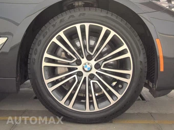 2019 BMW 5 Series Sedan 530i xDrive - miniatura 10