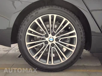 2019 BMW 5 Series Sedan 530i xDrive - miniatura 11
