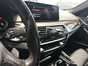 2019 BMW 5 Series Sedan 530i xDrive - miniatura 11