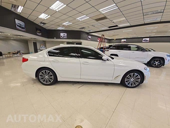 2019 BMW 5 Series Sedan 530i xDrive - miniatura 4