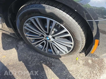 2019 BMW 5 Series Sedan 530i xDrive - miniatura 23