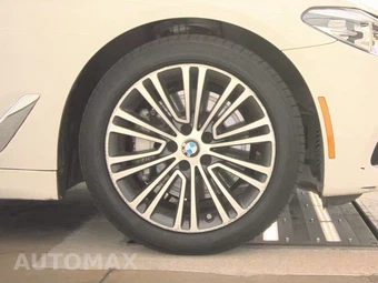 2019 BMW 5 Series Sedan 540i - miniatura 10