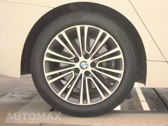 2019 BMW 5 Series Sedan 540i - miniatura 11