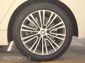 2019 BMW 5 Series Sedan 540i - miniatura 12