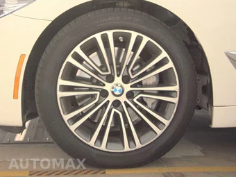 2019 BMW 5 Series Sedan 540i - miniatura 9
