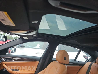 2019 BMW 5 Series Sedan 540i xDrive - miniatura 17