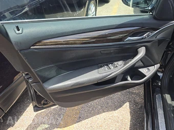 2019 BMW 5 Series Sedan 540i xDrive - miniatura 9
