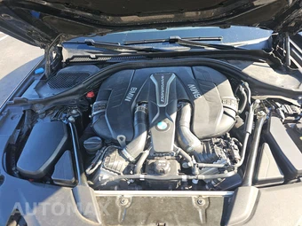 2019 BMW 5 Series Sedan M550i xDrive - miniatura 16