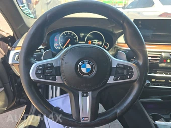 2019 BMW 5 Series Sedan M550i xDrive - miniatura 10