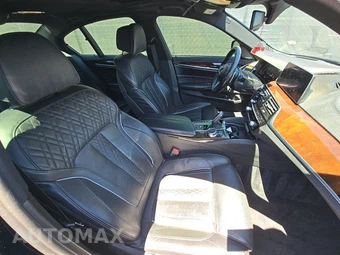 2019 BMW 5 Series Sedan M550i xDrive - miniatura 8