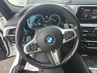 2019 BMW 5 Series Sedan M550i xDrive – miniatura 10