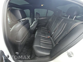 2019 BMW 5 Series Sedan M550i xDrive – miniatura 13