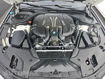 2019 BMW 5 Series Sedan M550i xDrive – miniatura 16