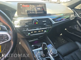 2019 BMW 5 Series Sedan M550i xDrive - miniatura 11