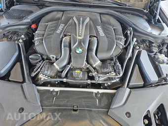 2019 BMW 5 Series Sedan M550i xDrive - miniatura 16