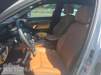 2019 BMW 5 Series Sedan M550i xDrive - miniatura 3