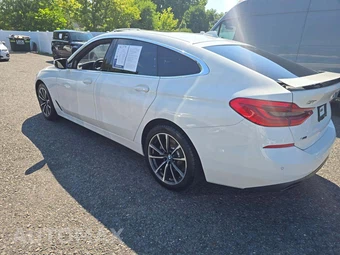 2019 BMW 6 Series Gran Turismo 640i xDrive Hatchback SPORT LINE - miniatura 2
