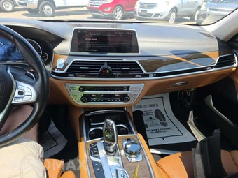 2019 BMW 7 Series Sedan 750i xDrive - miniatura 10