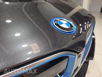 2019 BMW i8 Coupe PURE IMPULSE WORLD - miniatura 21