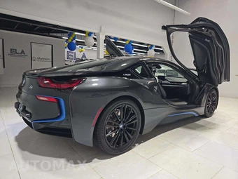 2019 BMW i8 Coupe PURE IMPULSE WORLD - miniatura 3